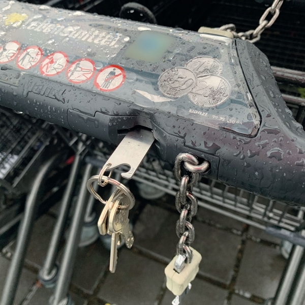 Брелок с открывалкой и чипом для корзины-тележки STICKIT