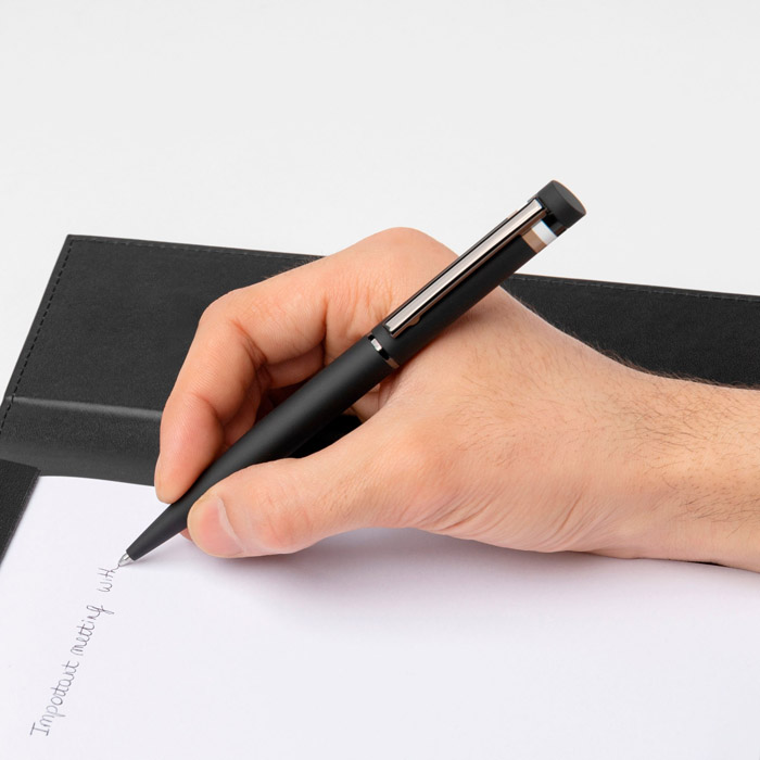 Шариковая авторучка Loop Black Iconic